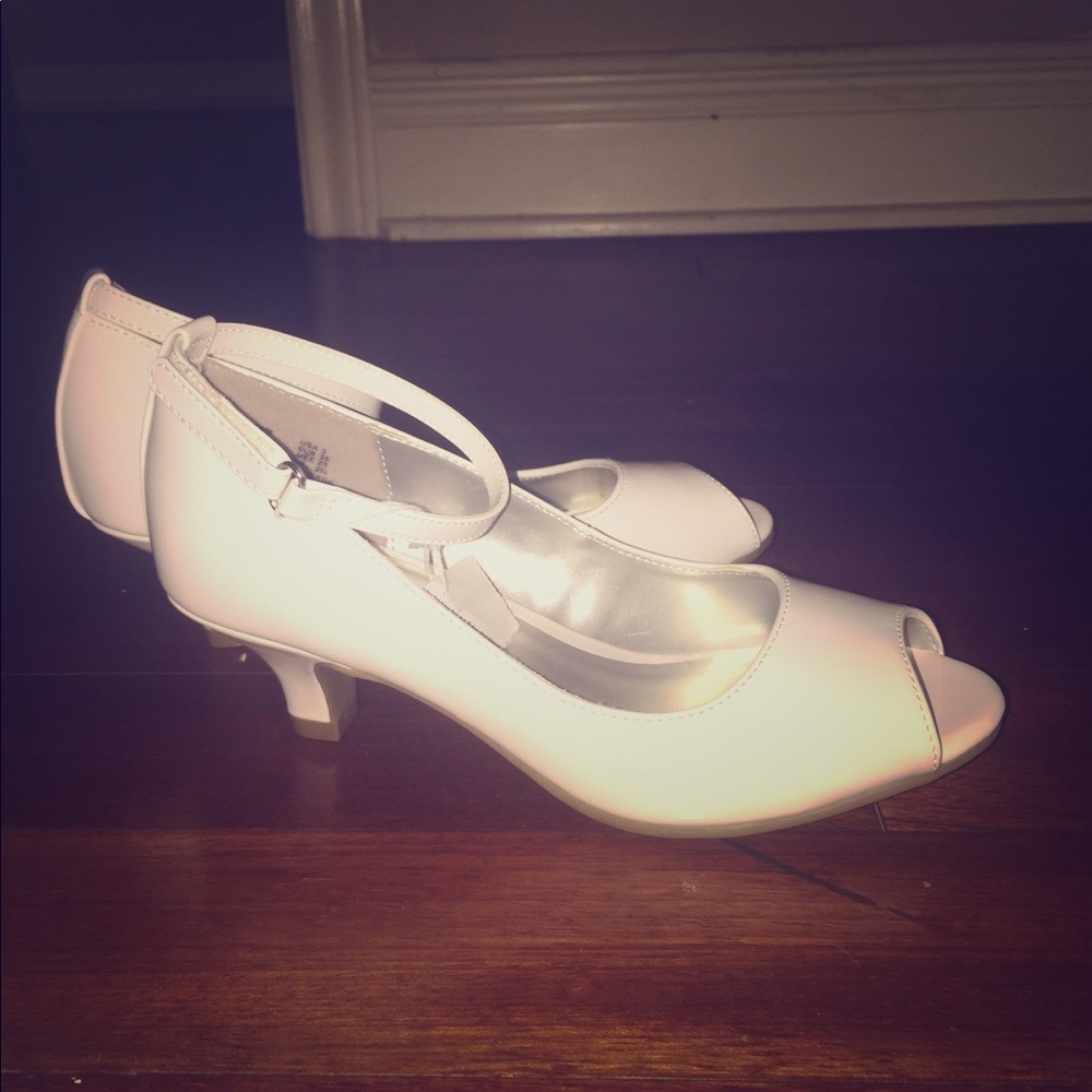 White girl size 3 dress heels